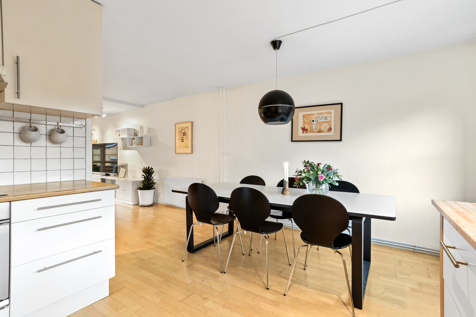Spiseplass med mulighet for langbord. Galleribilde