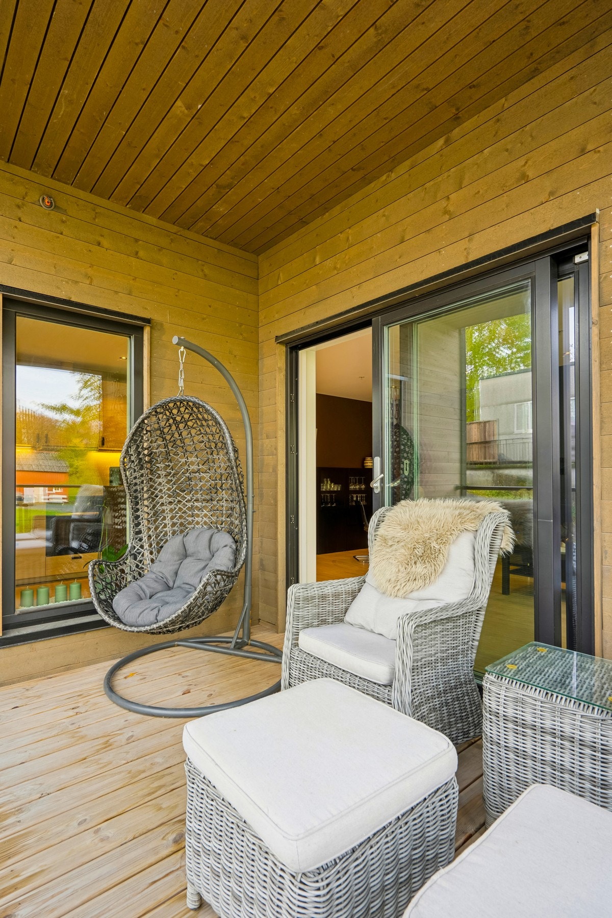 Balkong med tak for de regnfulle sommerdagene. Galleribilde