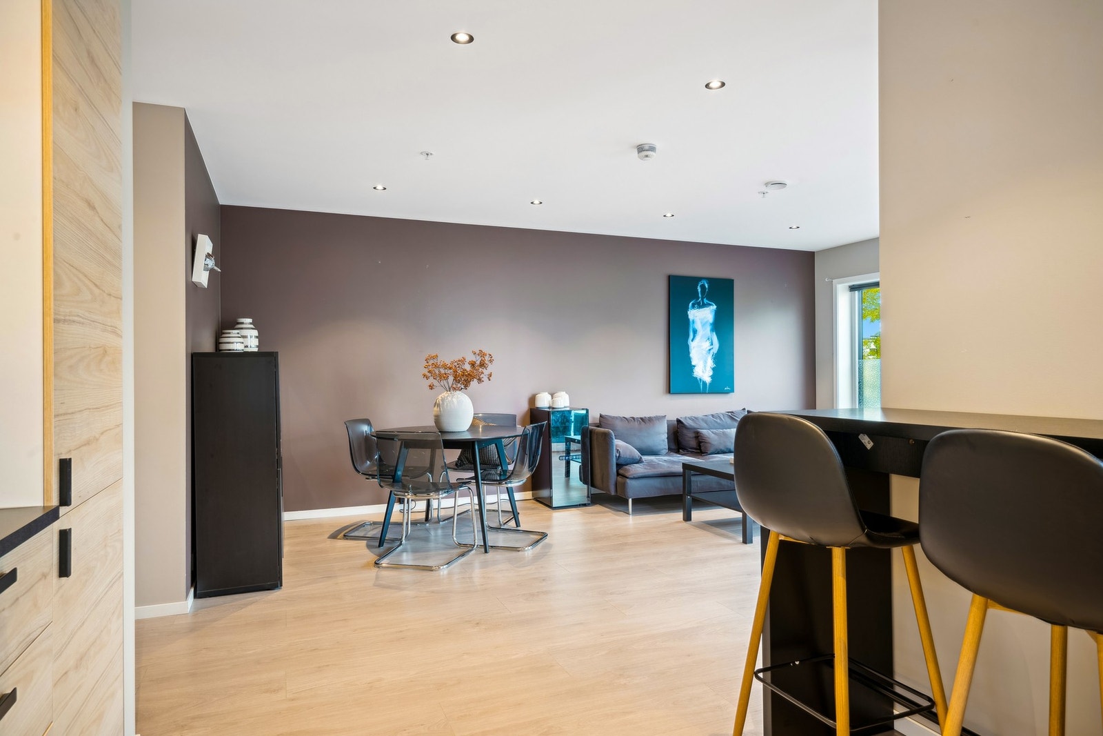 Delikate og behagelige farger er gjennomgående i hele boligen. Galleribilde