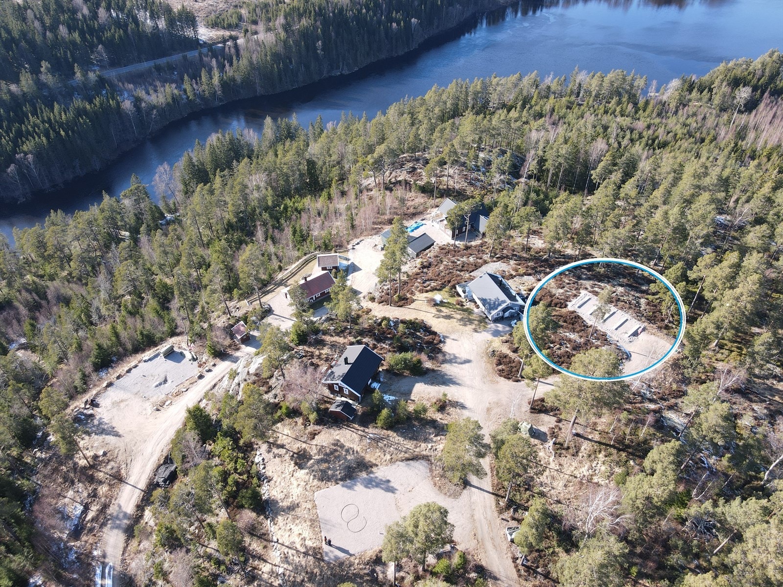 Her ligger tomten Galleribilde