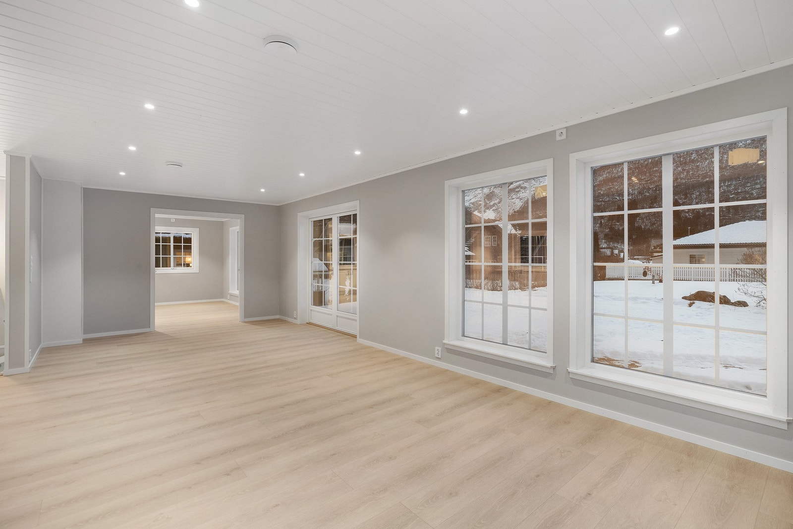 Fra stue retning kjøkkenet Galleribilde