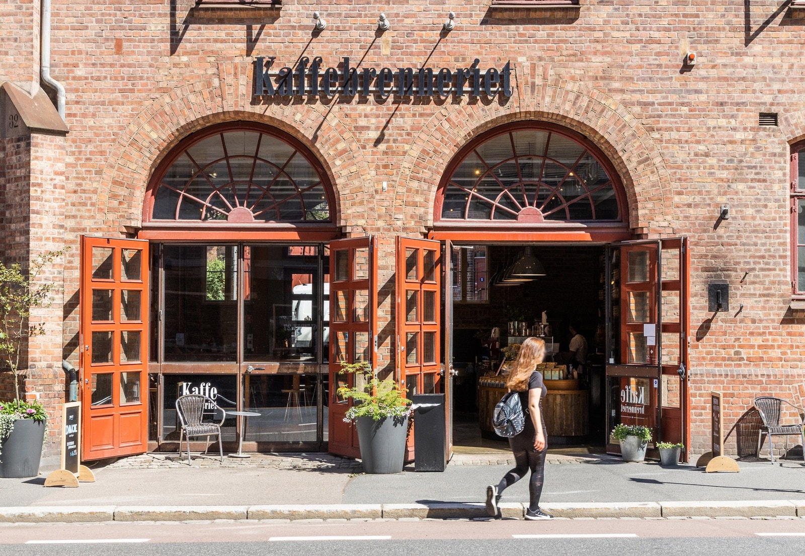 Grønland med sitt mangfoldige tilbud har raskt blitt et av Oslos mest ettertraktede boligområder. Her finner du både populære kaféer og restauranter og en rekke nisjebutikker. Galleribilde