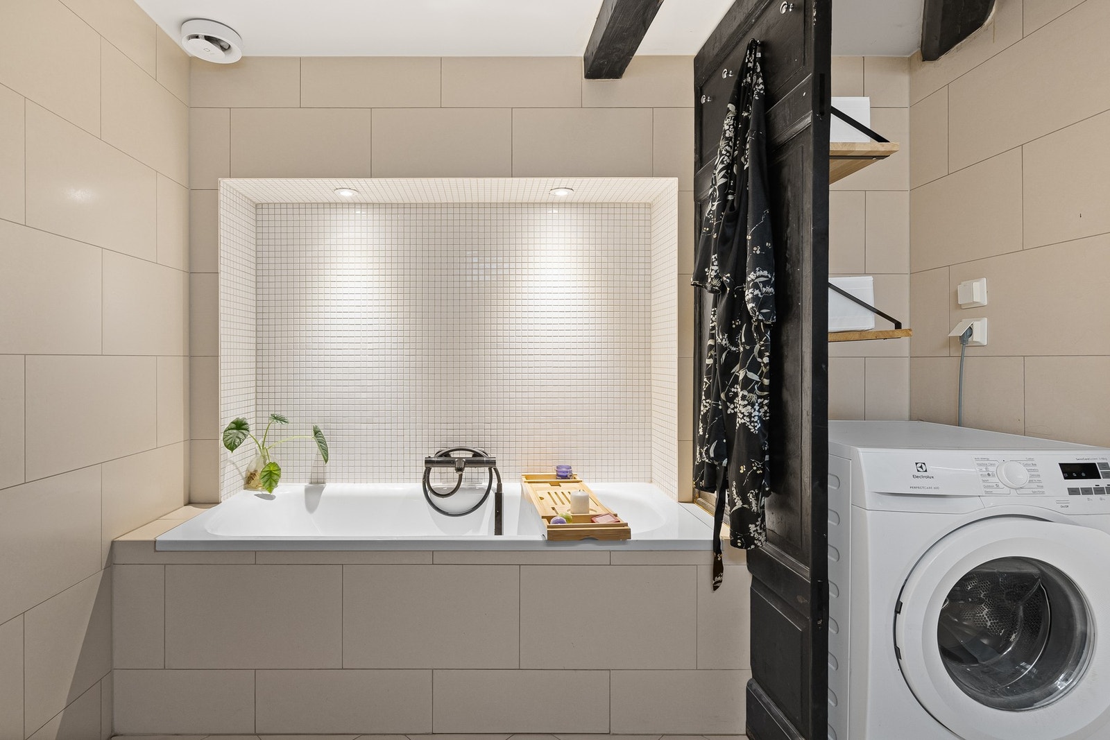 Opplegg for vaskemaskin og tørketrommel. Galleribilde