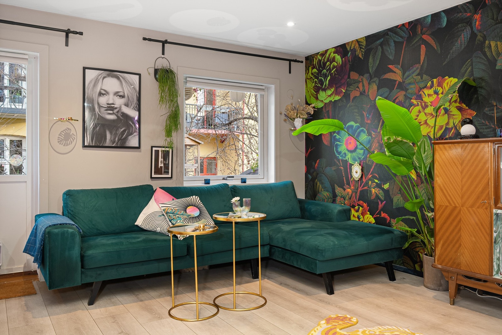 Takhøyde på opptil 3,5 m i leiligheten. Galleribilde