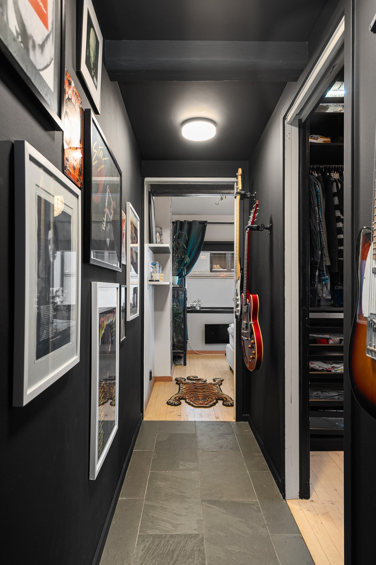 Seksjonen disponerer bod i underetasjen i samme bygning. Galleribilde