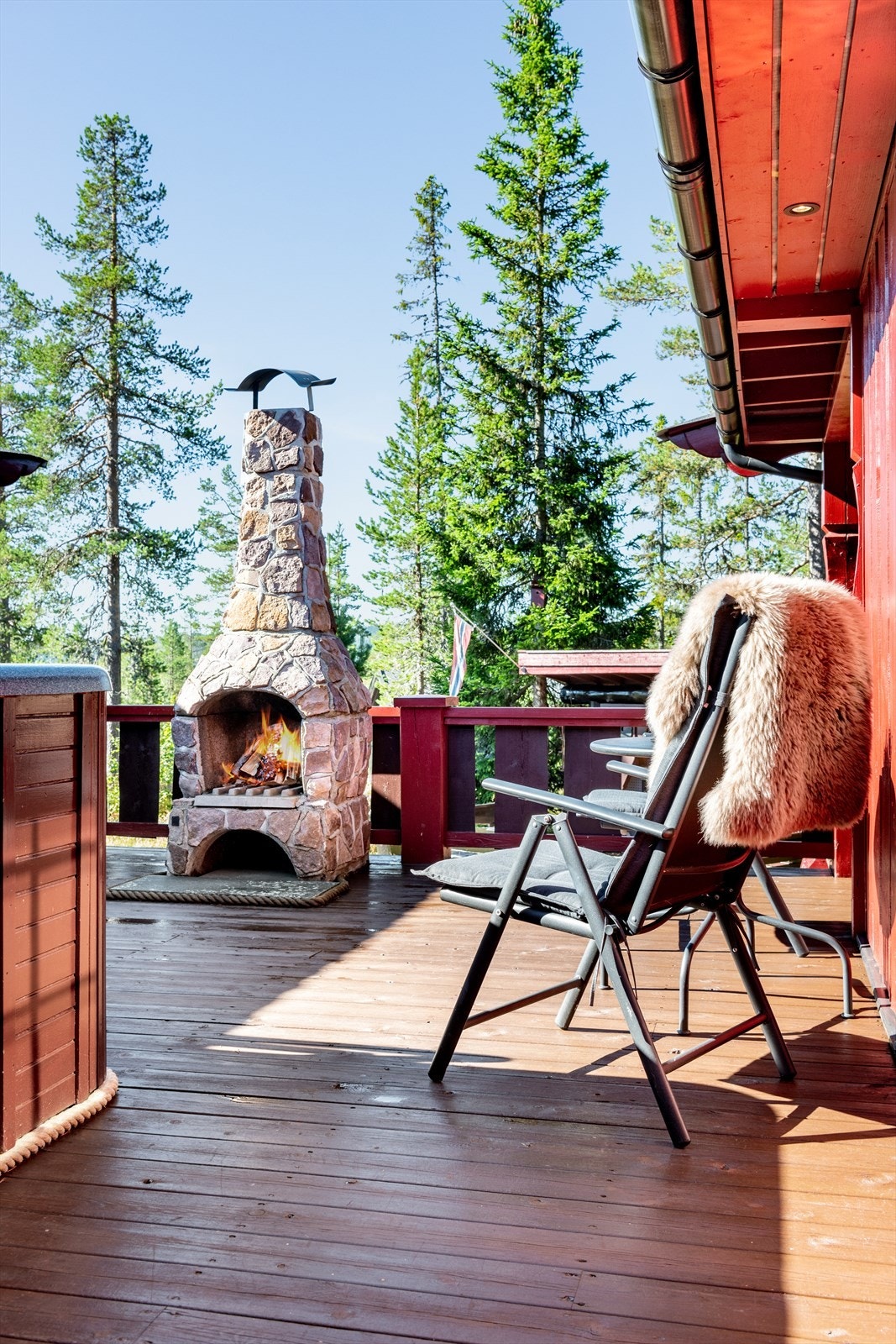 Murt utendørs peis for ekstra varme og god stemning Galleribilde