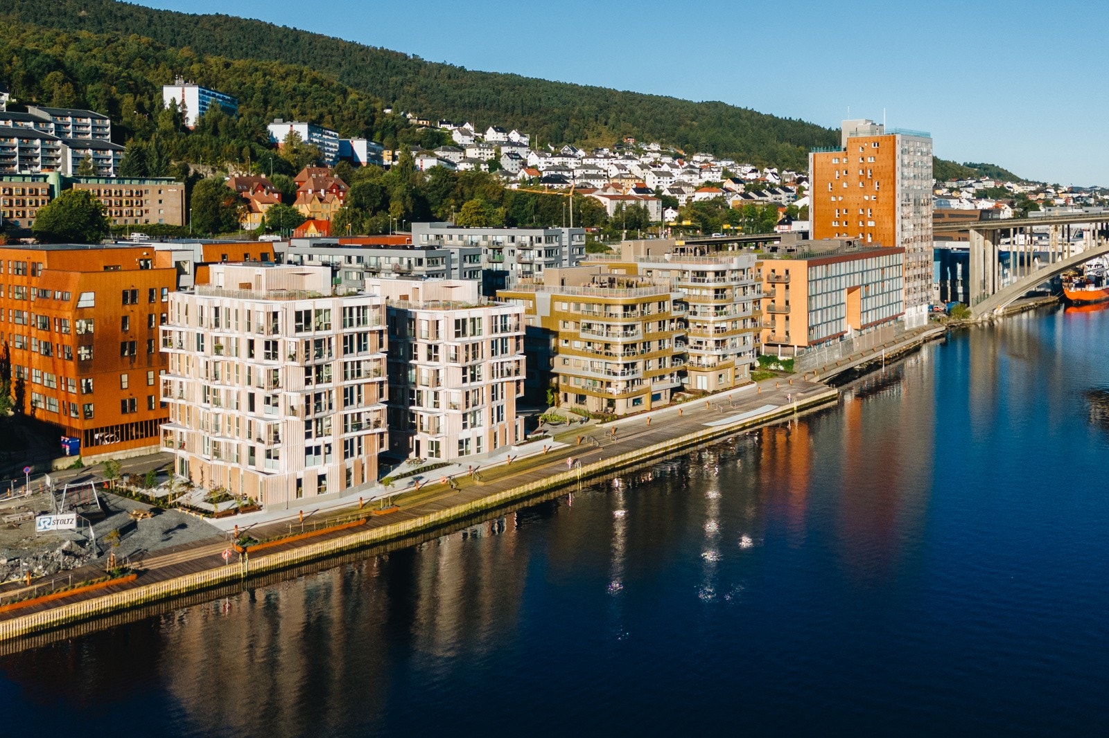 Vil du ut og ta en matbit er det et godt utvalg av serveringssteder i området. Galleribilde