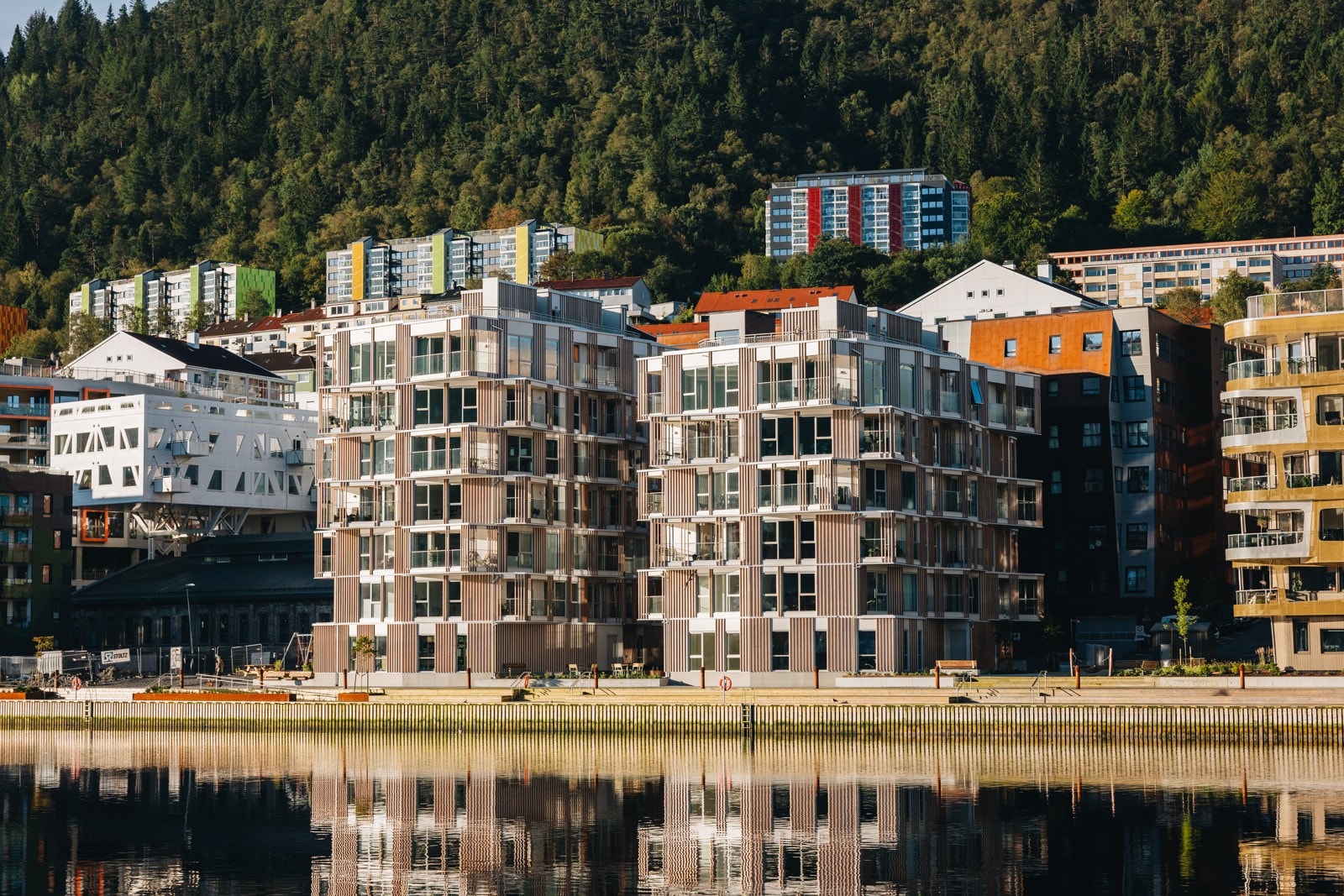 Det er flere treningssentre i nærheten, blant annet EVO kun 2 minutter unna. Galleribilde