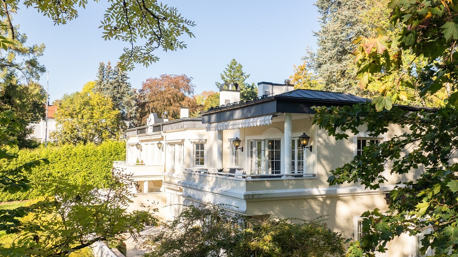 Velkommen til Askeveien 9 - Eksklusiv topp- og endeleilighet med høy standard i ettertraktet og fasjonabelt villaområde Galleribilde