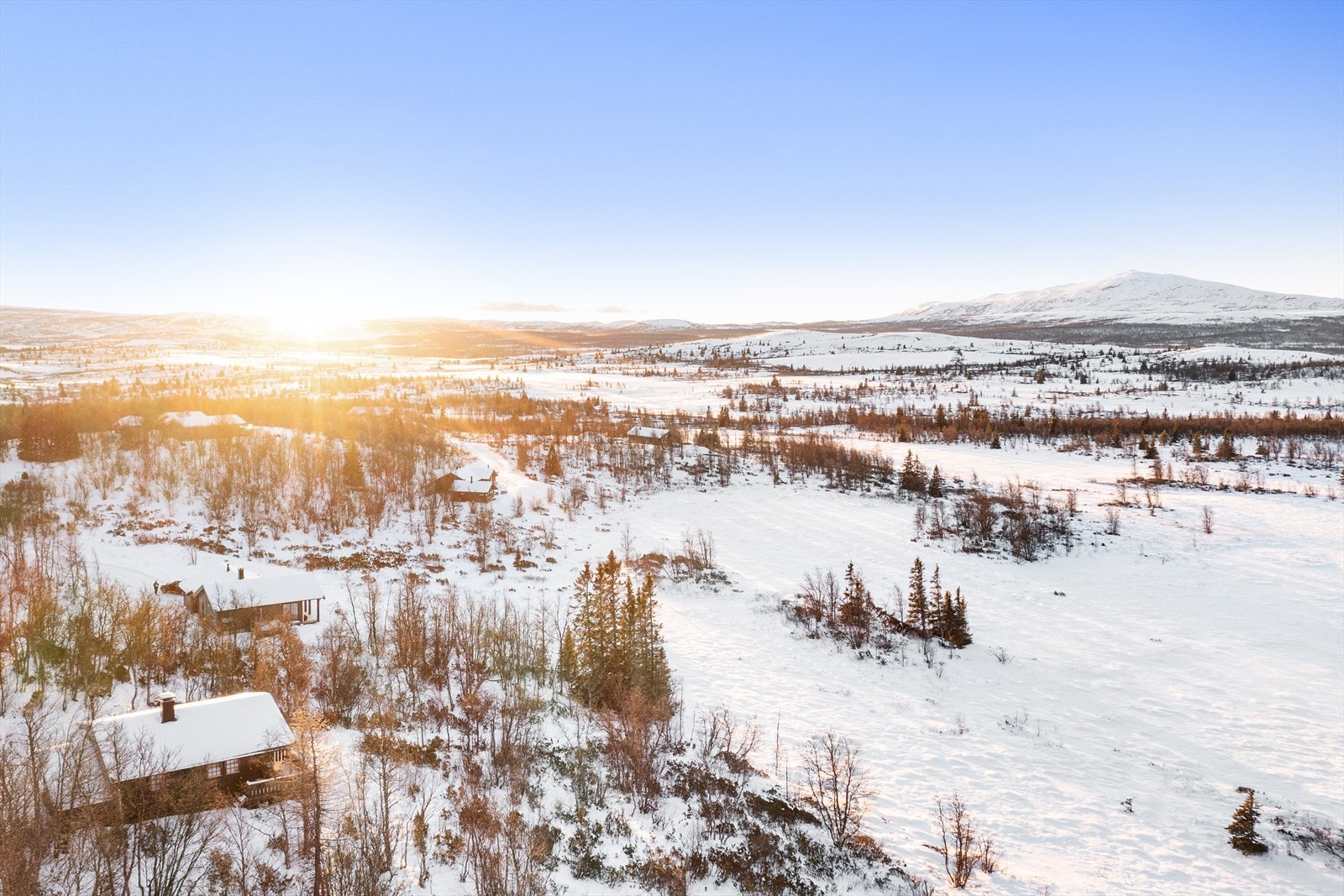 Velkommen til Bjørkehaugen 13, og denne fritidstomten presentert av EiendomsMegler 1 Fjellmegleren! Galleribilde