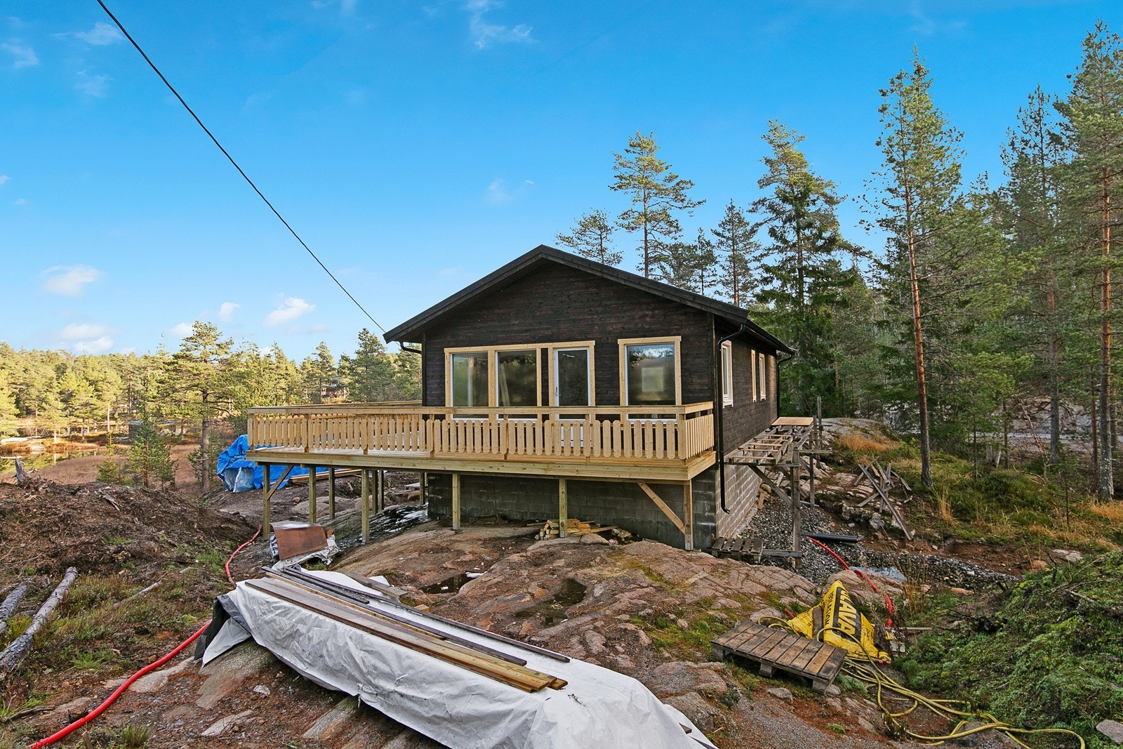 Hytte under oppføring med fin beliggenhet Galleribilde