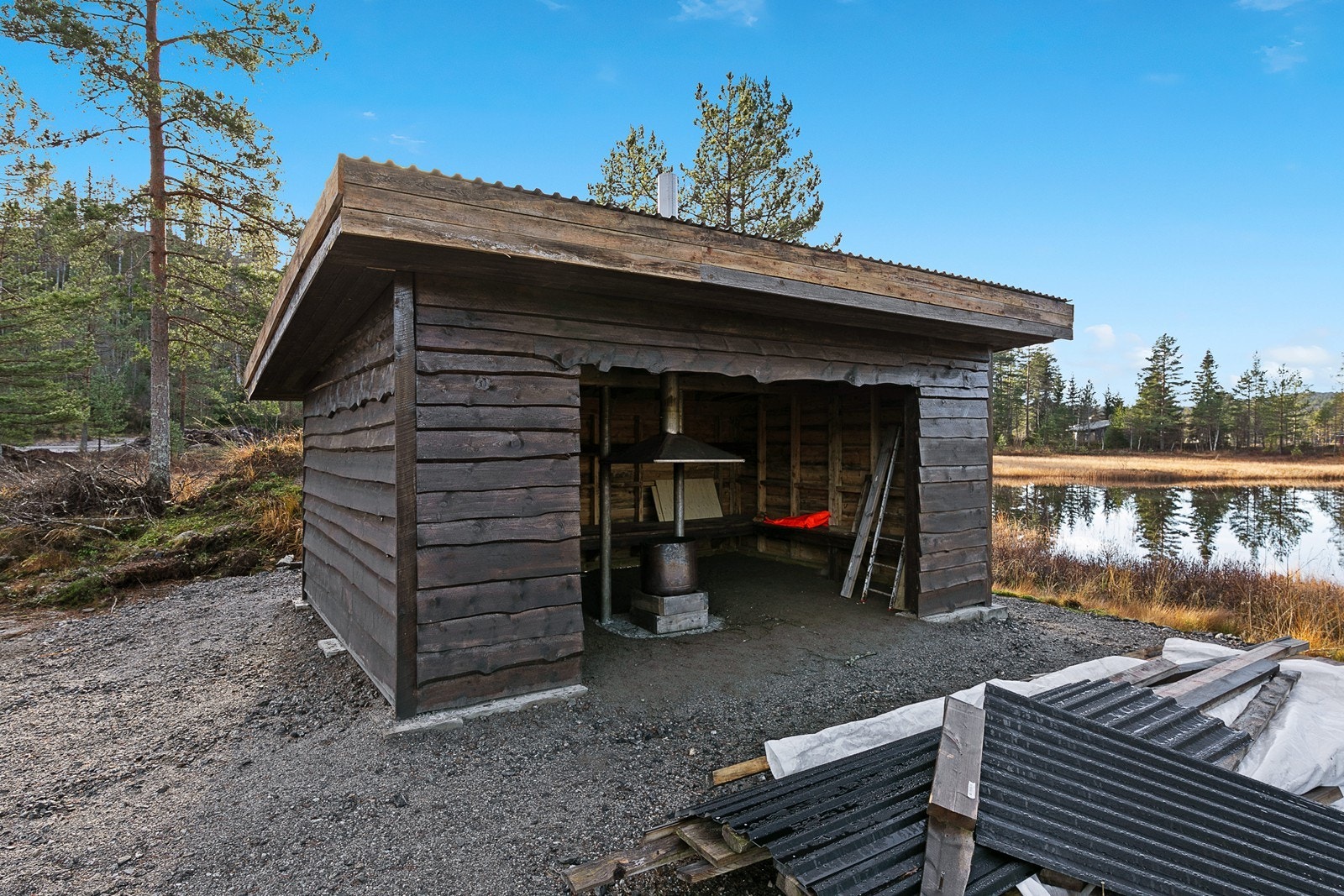 Fellesområdet med grillbu som fritt kan benyttes Galleribilde