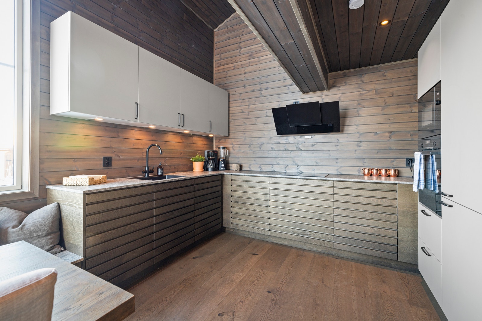 Kjøkken - det er fortsatt mulig å selv velge modell og benkeplate fra Kvik - se leveransebeskrivelse Galleribilde