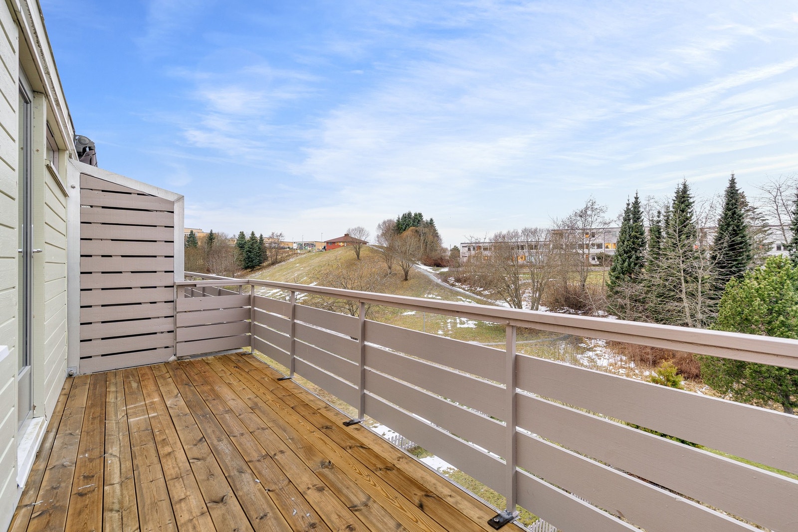 Balkongen er på 9 kvm med god plass til utvendig møblement. Galleribilde