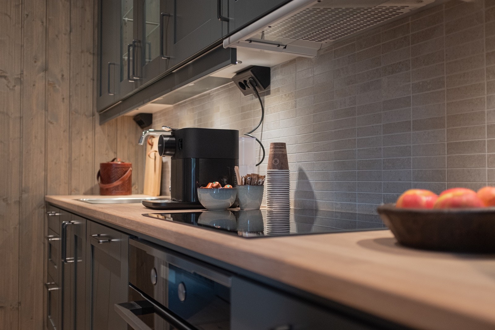 Flott kjøkken fra Drømmekjøkkenet (utbyggers bilde fra en av leilighetene. Foto: Anders Medhus /Hallingcast) Galleribilde