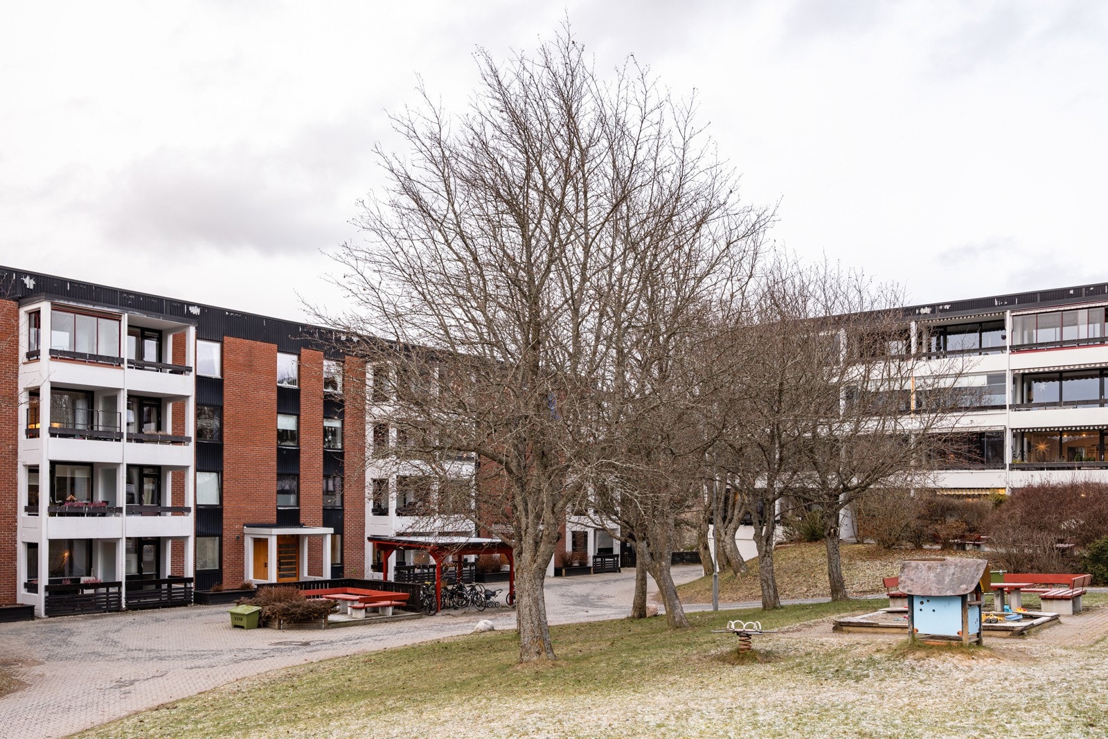 Orebakken borettslag, kanskje Oslos mest attraktive og populære borettslag. Dette grunnet sine store, bilfrie og grønne fellesarealer. Galleribilde