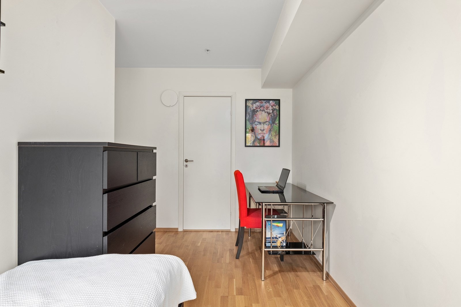 Fungerer perfekt som et gjesterom, barnerom eller hjemmekontor. Galleribilde