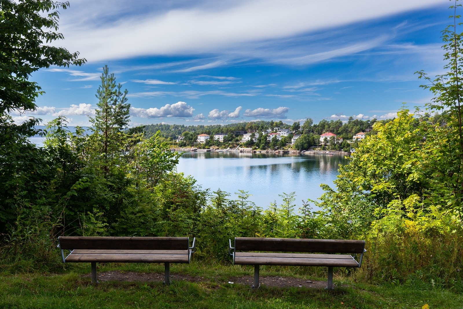 Kort vei til marka med flotte tur- og rekreasjonsområder. Galleribilde