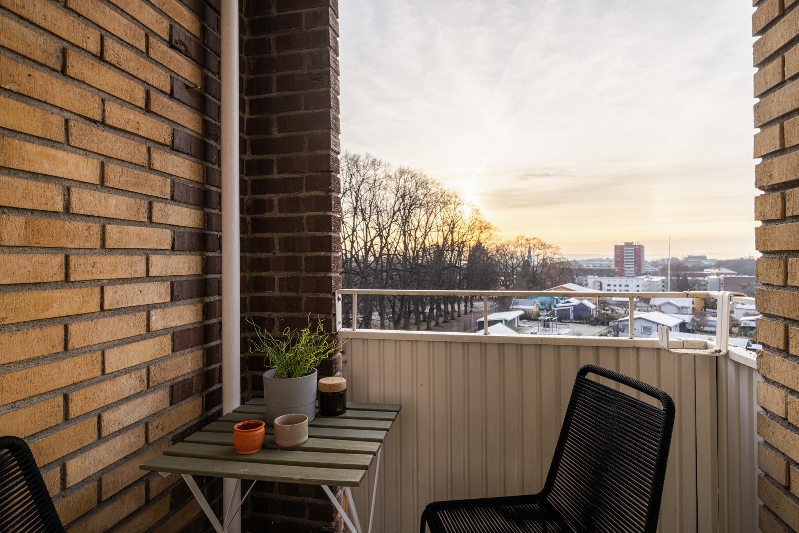 Fra stuen har du utgang til en koselig, sydtvendt balkong på ca. 3m² Galleribilde