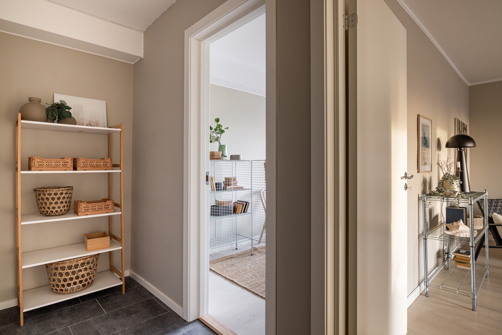 Leilighetens andre soverom er av god størrelse og vender ut mot rolig område. Galleribilde