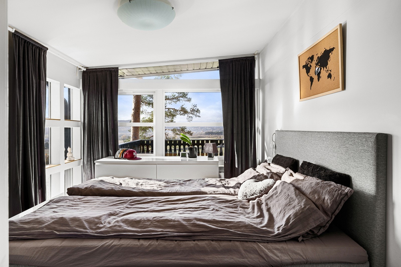 Hovedsoverom i utleiedel nr. 2. Galleribilde