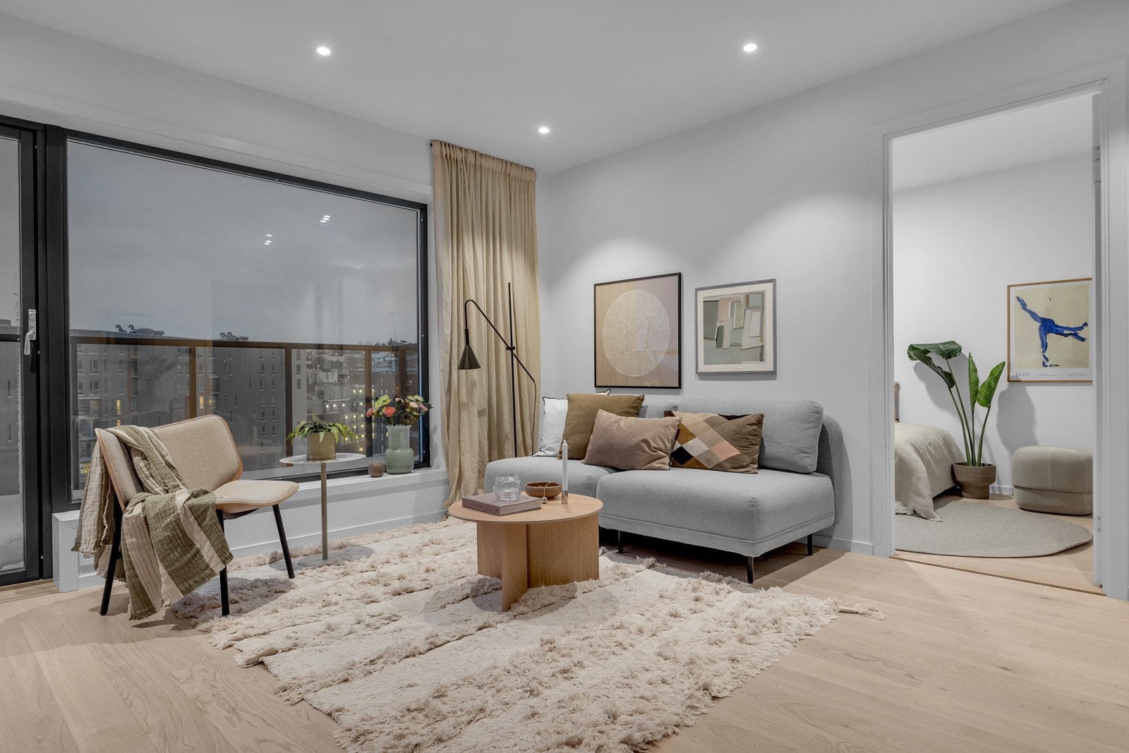 På motsatt side av stuen finner du soverom 2 Galleribilde