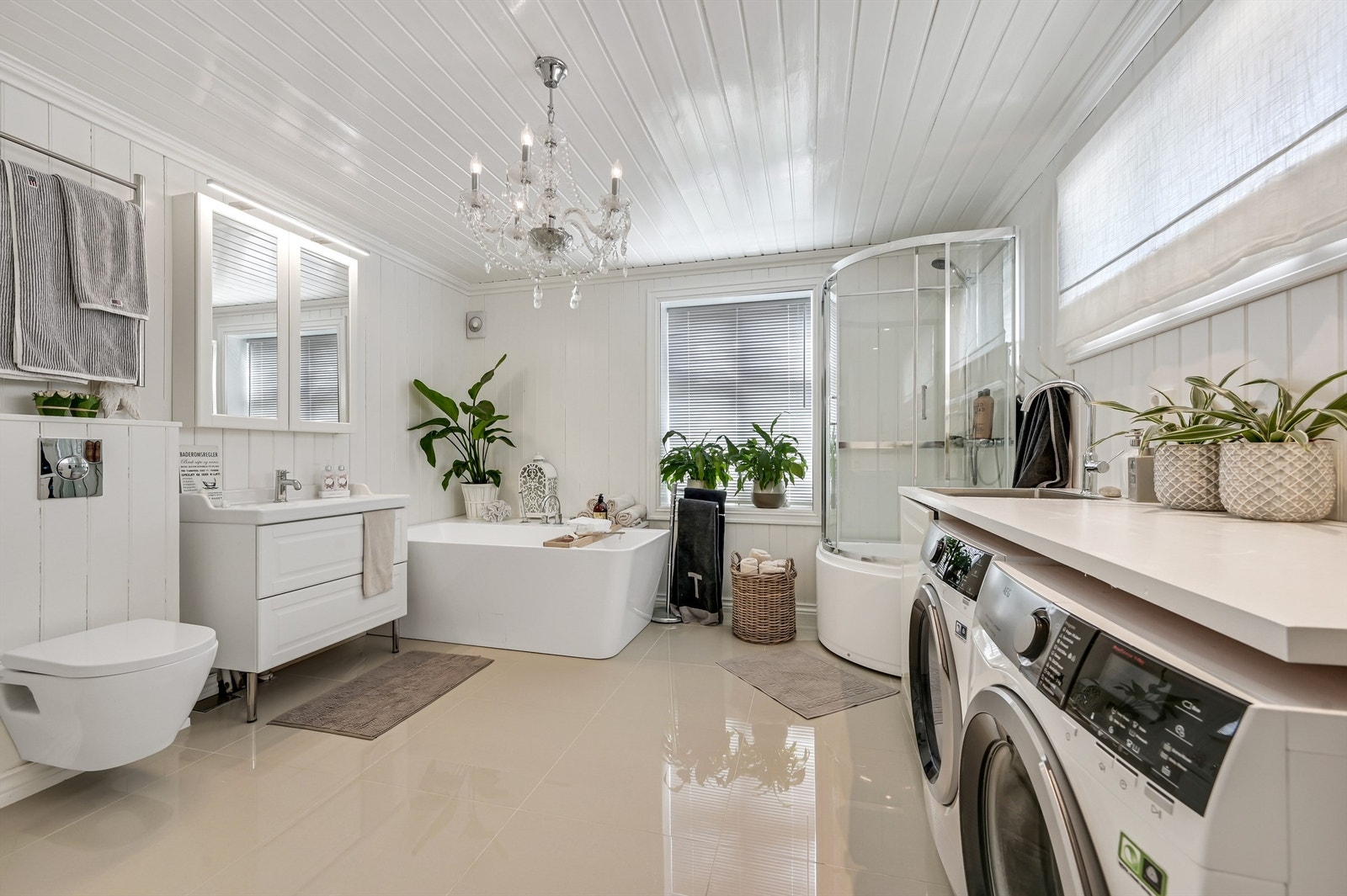 Bad 1. etasje Galleribilde