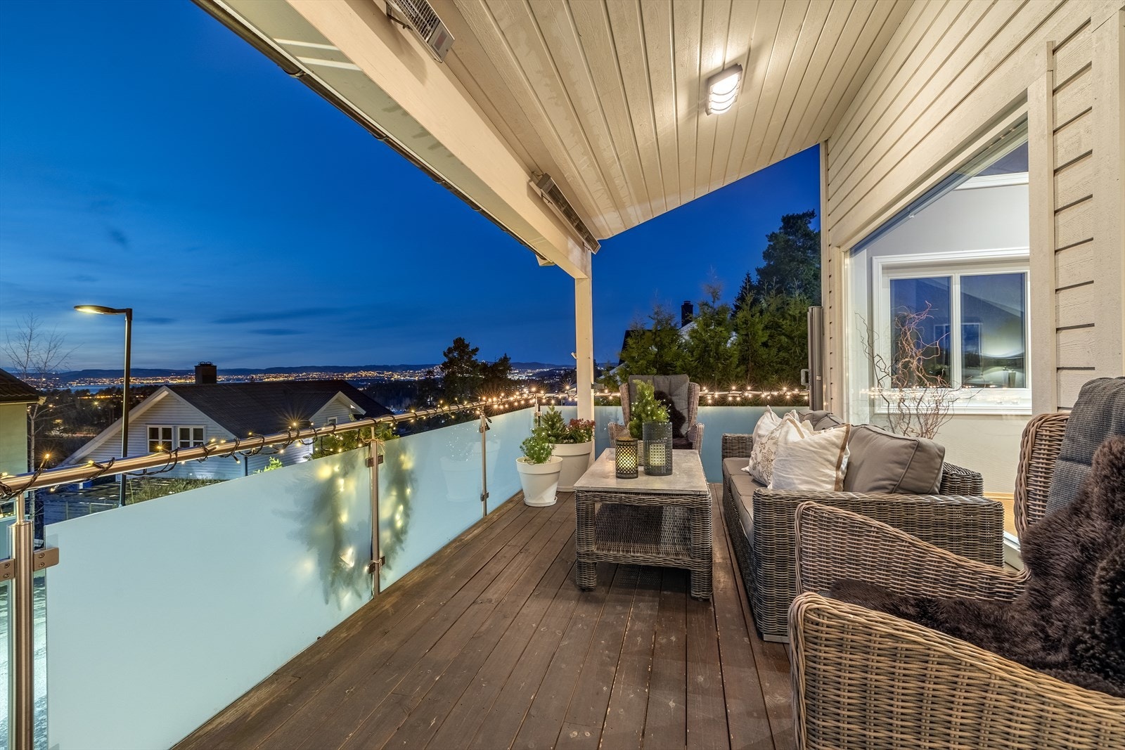 En innholdsrik og velholdt familiebolig med barnevennlig og rolig beliggenhet i blindvei. Galleribilde