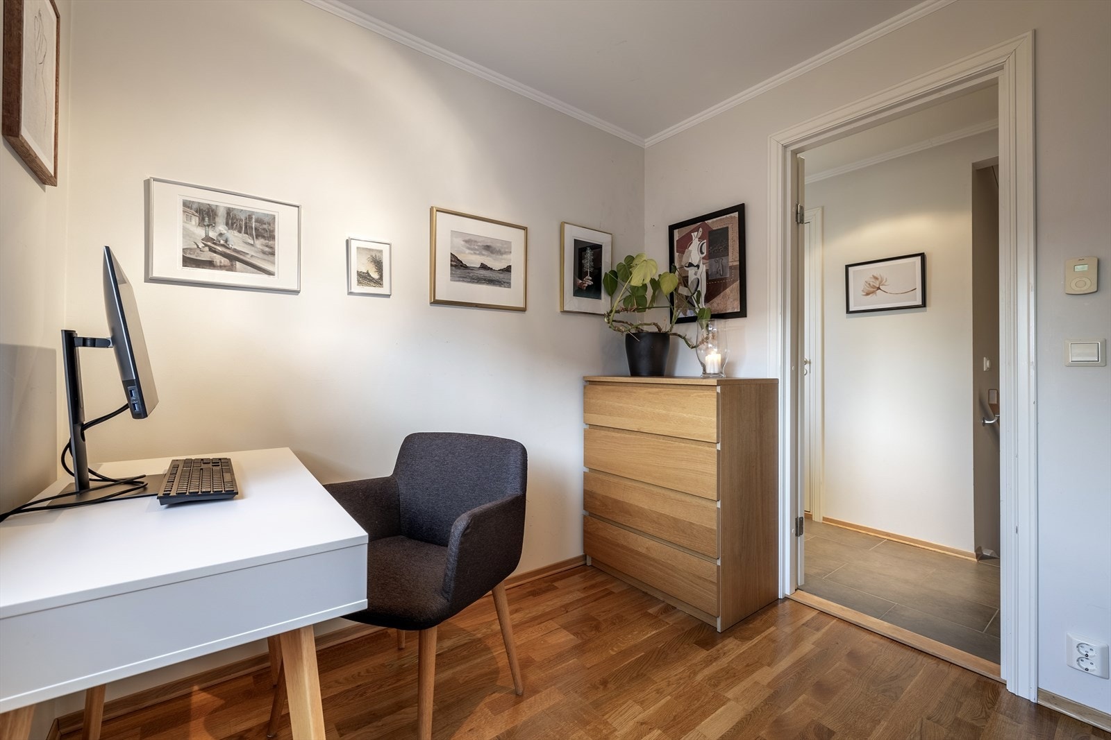 Soverom som kan benyttes som hjemmekontor. Galleribilde