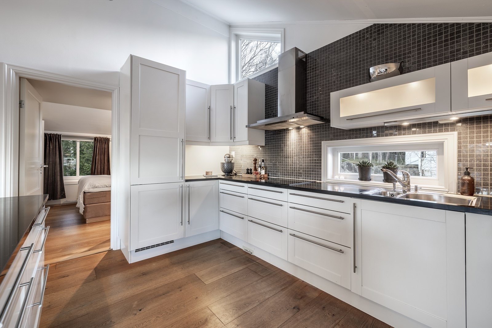 Det er god plass til matlaging. Galleribilde