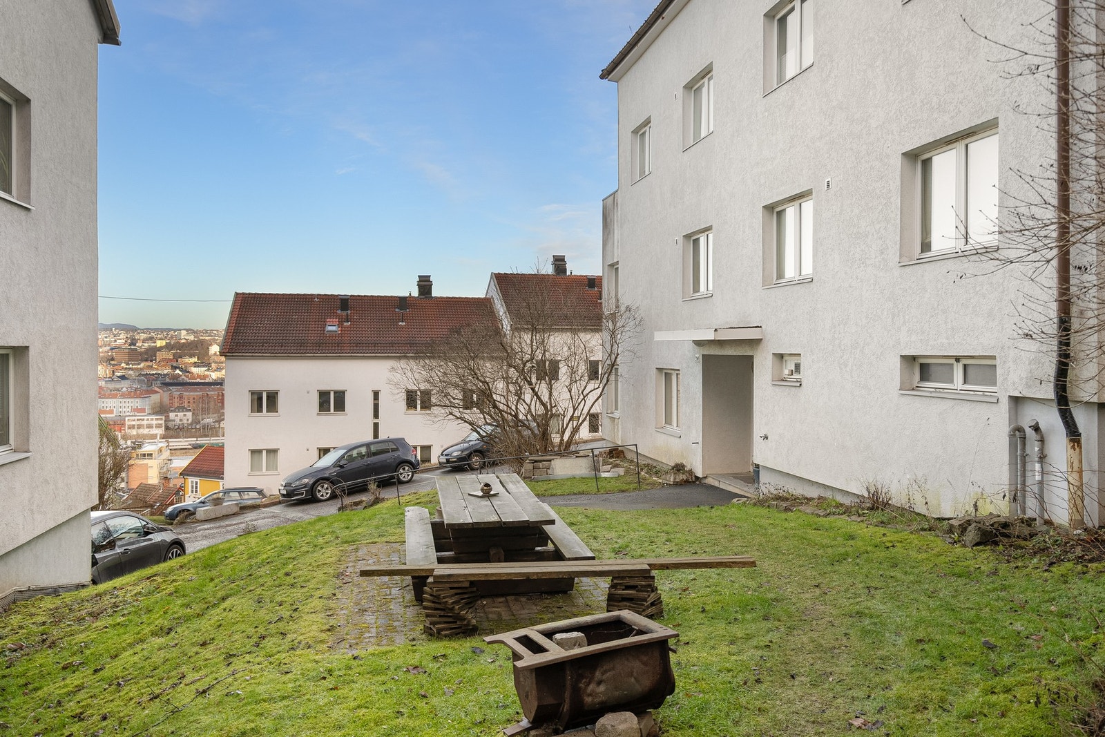 Fasade/Fellesareal. Mulighet for parkeringsleie. Galleribilde