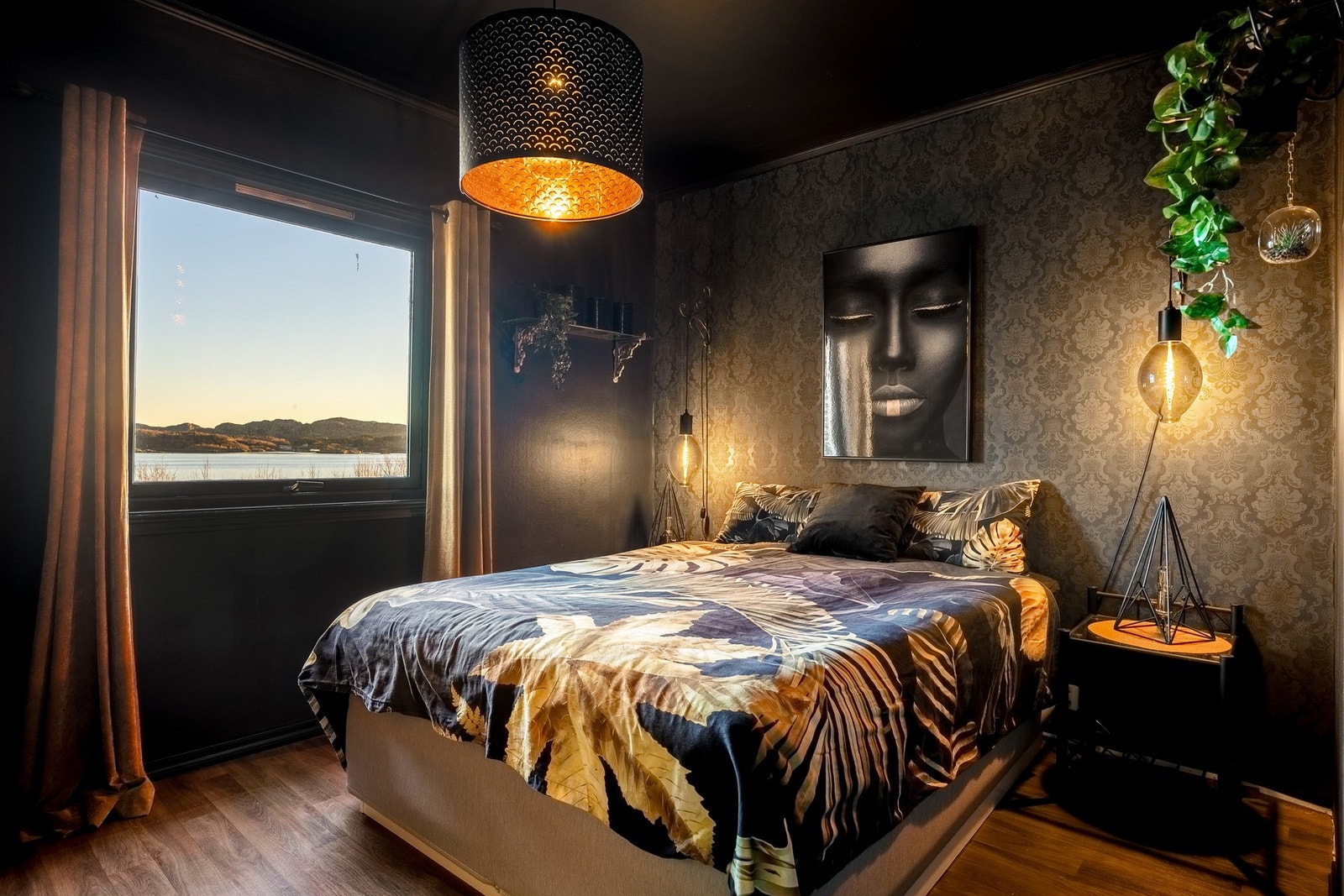 Boligen har totalt tre soverom av god størrelse, på hhv. 11m²,12m² og 12,5 m² Galleribilde