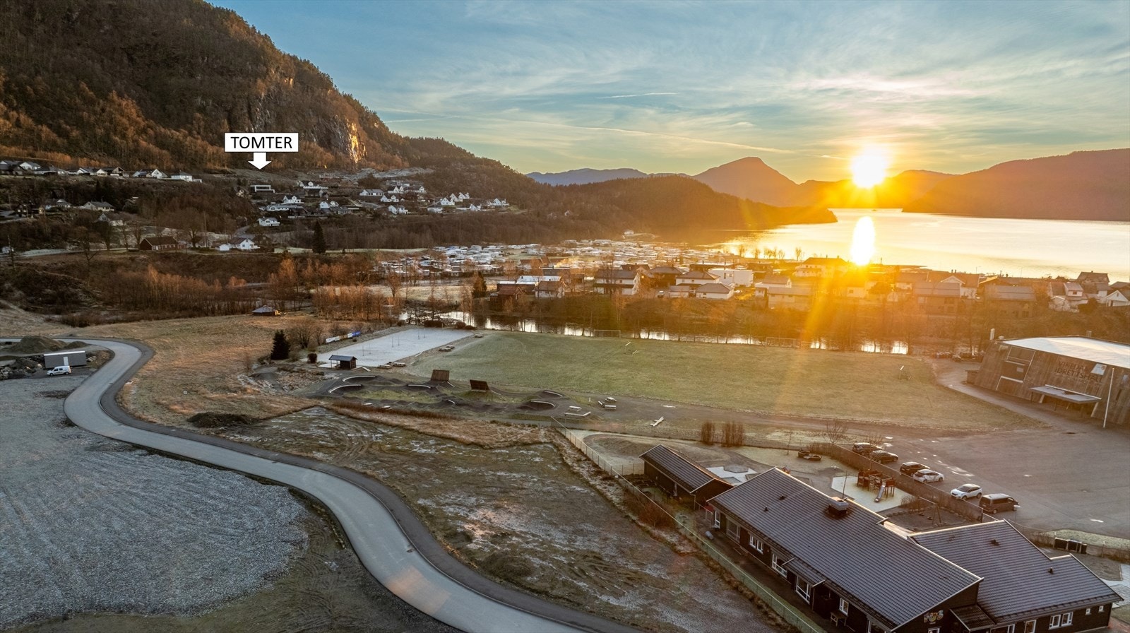 Plassering tomter fra barnehage/idrettsanlegg/sentrum Galleribilde