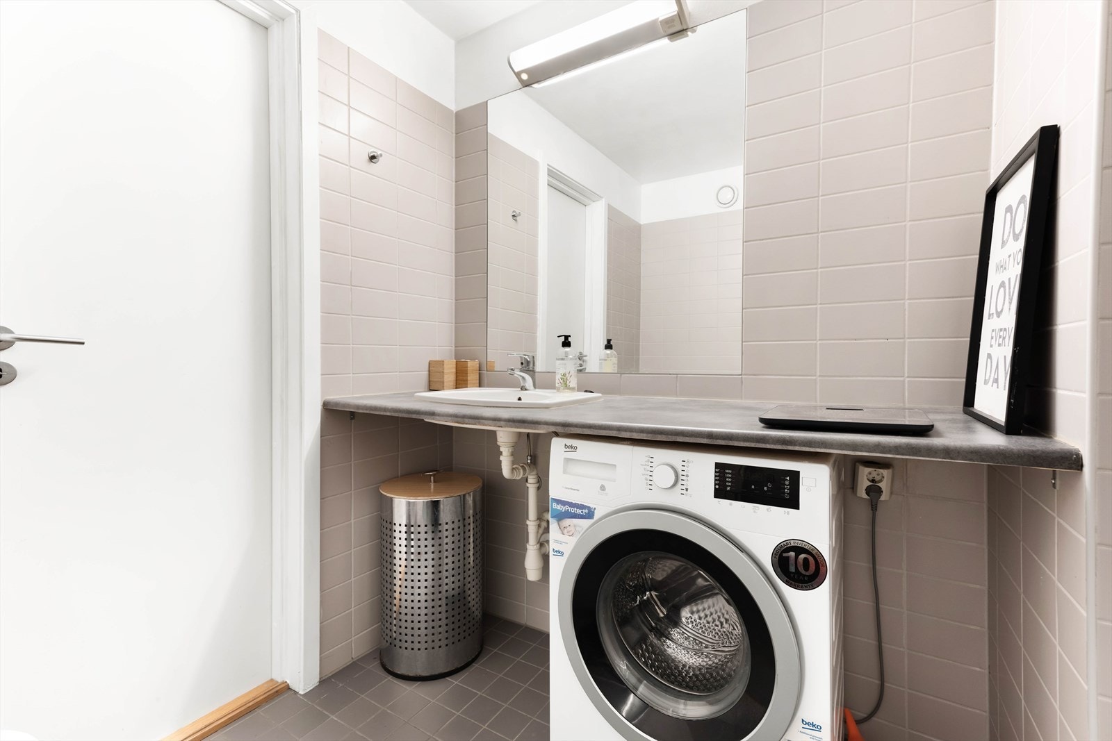 Opplegg for vaskemaskin samt mekanisk avtrekk. Galleribilde