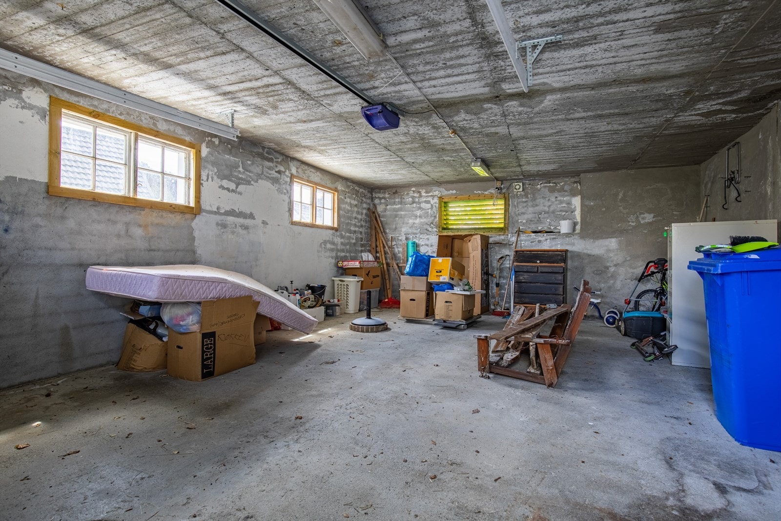 Garasjen har byggeår 1975 og har et BRA på 34 m² Galleribilde