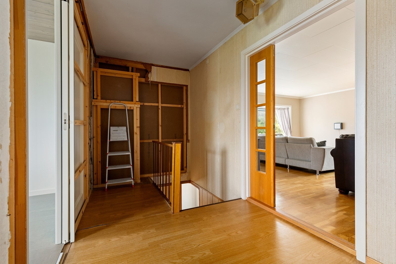 Gang/trapperom i hovedetasjen Galleribilde