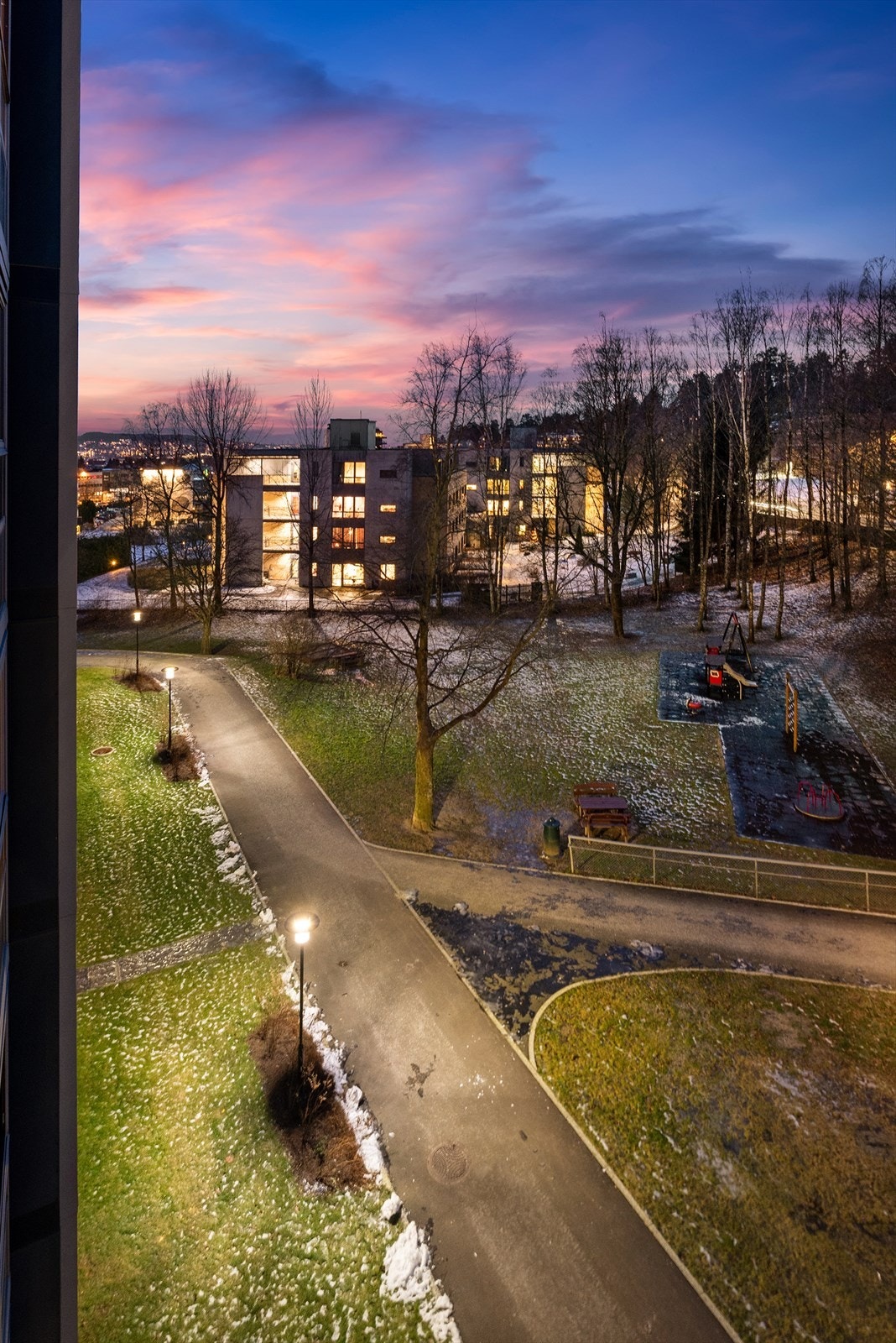 Ammerudhellinga 37 - kveld 09.jpg Galleribilde