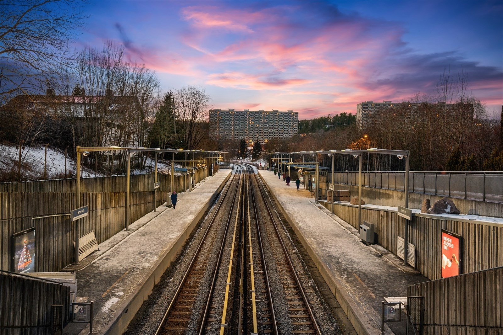 Det er drøye 500 meter til nærmeste T-banestasjon, som gjør det enkelt å komme seg til og fra Oslo sentrum. Galleribilde