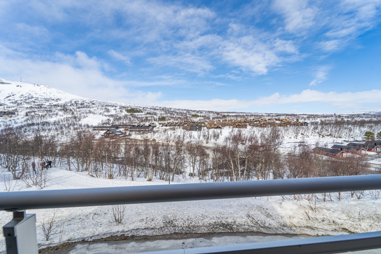 Flott solrik balkong med vid utsikt - Morgen sol og ettermiddags sol. Galleribilde