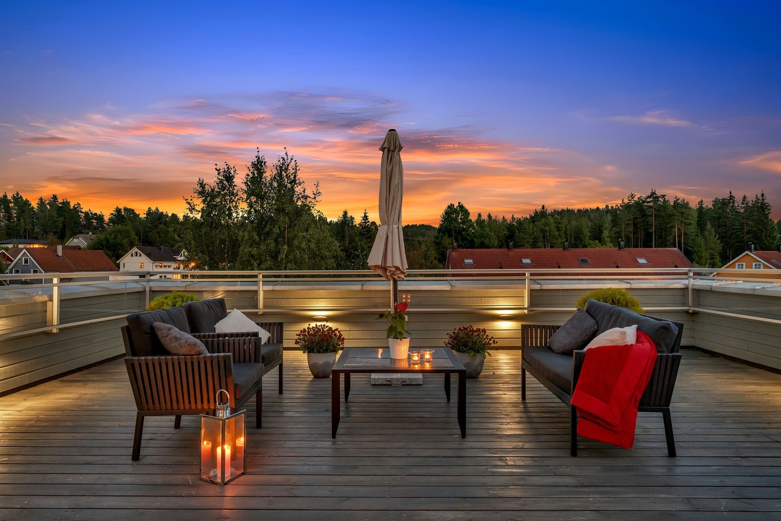 Takterrassen er på hele 119 m² og her er det svært gode solforhold. Galleribilde