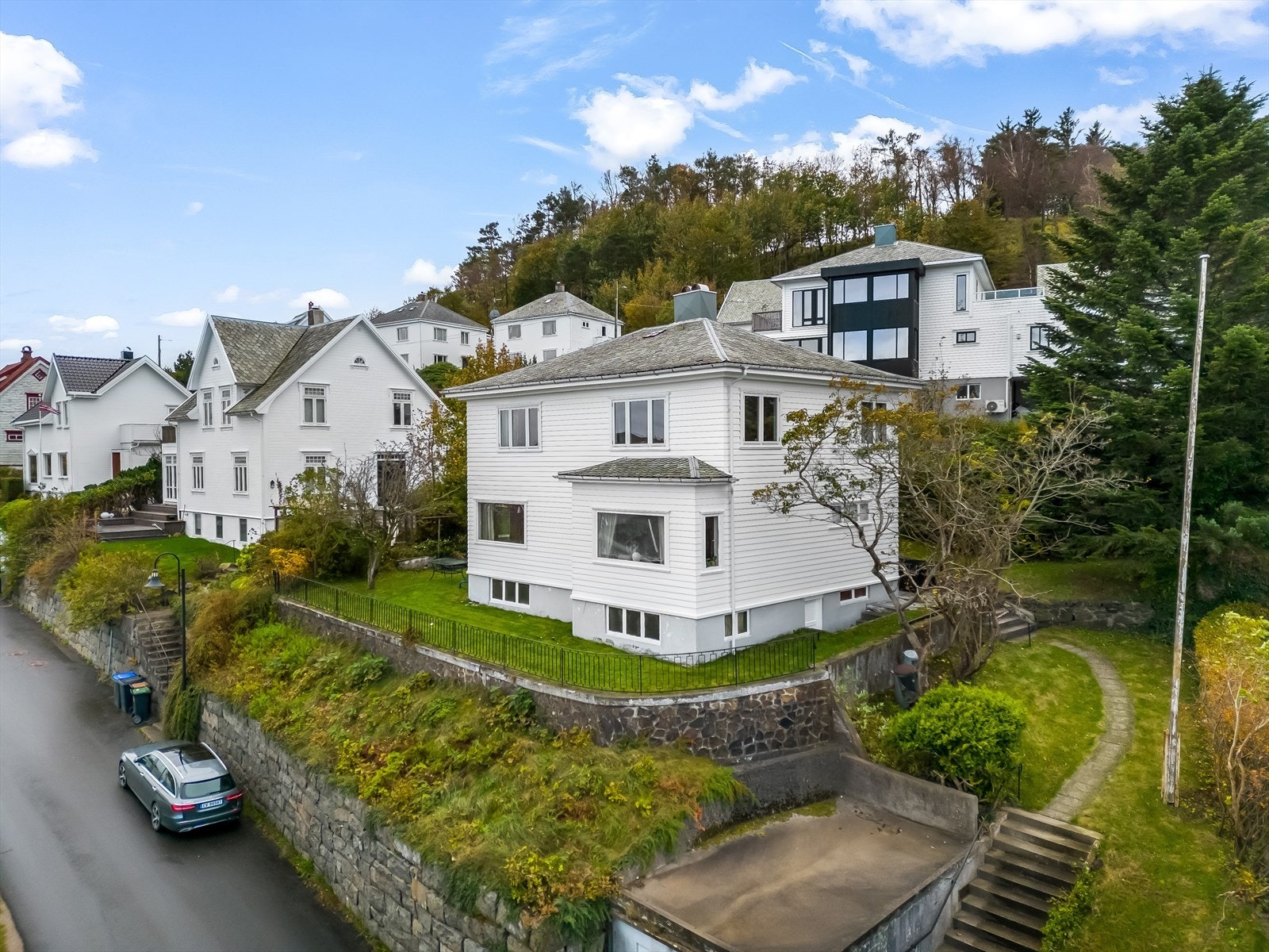 Eiendomsmegler MNEF Anita Cecilie Gabrielsen ønsker velkommen til Varbakgaten 3. Galleribilde