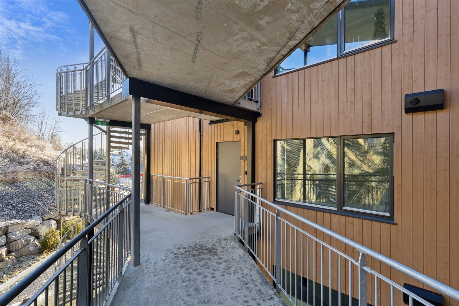 Det er heisadkomst mellom etasjene. Galleribilde