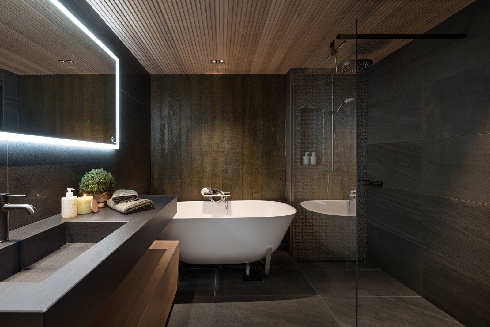 I første etasje finner du eget rålekkert bad Galleribilde