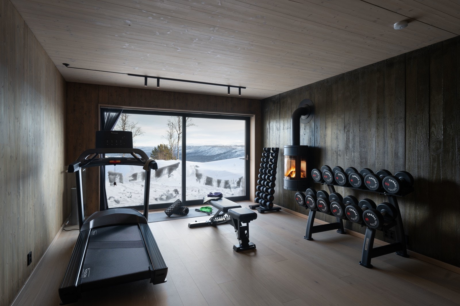 I første etasje er det eget stort trimrom Galleribilde