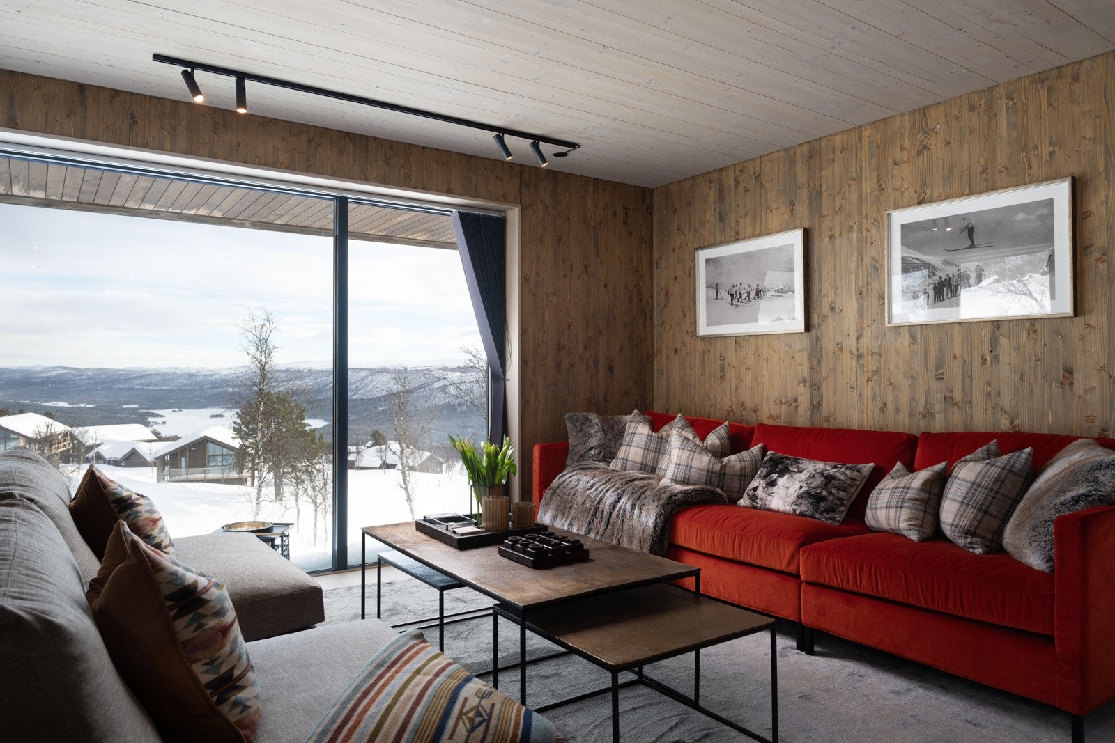 Hytten har god plass, så her kan både venner og familie nyte livet Galleribilde