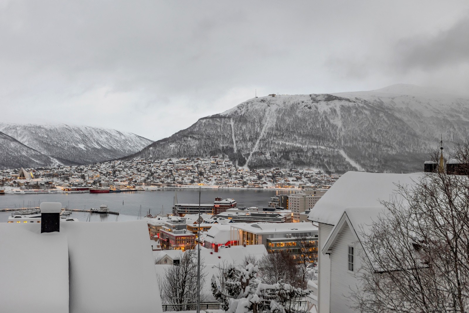 Utsikt mot øst Galleribilde