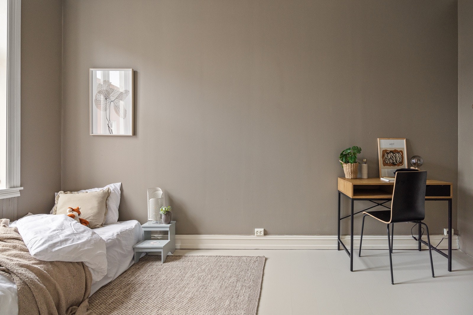 Her er det plass til seng og garderobe. Galleribilde