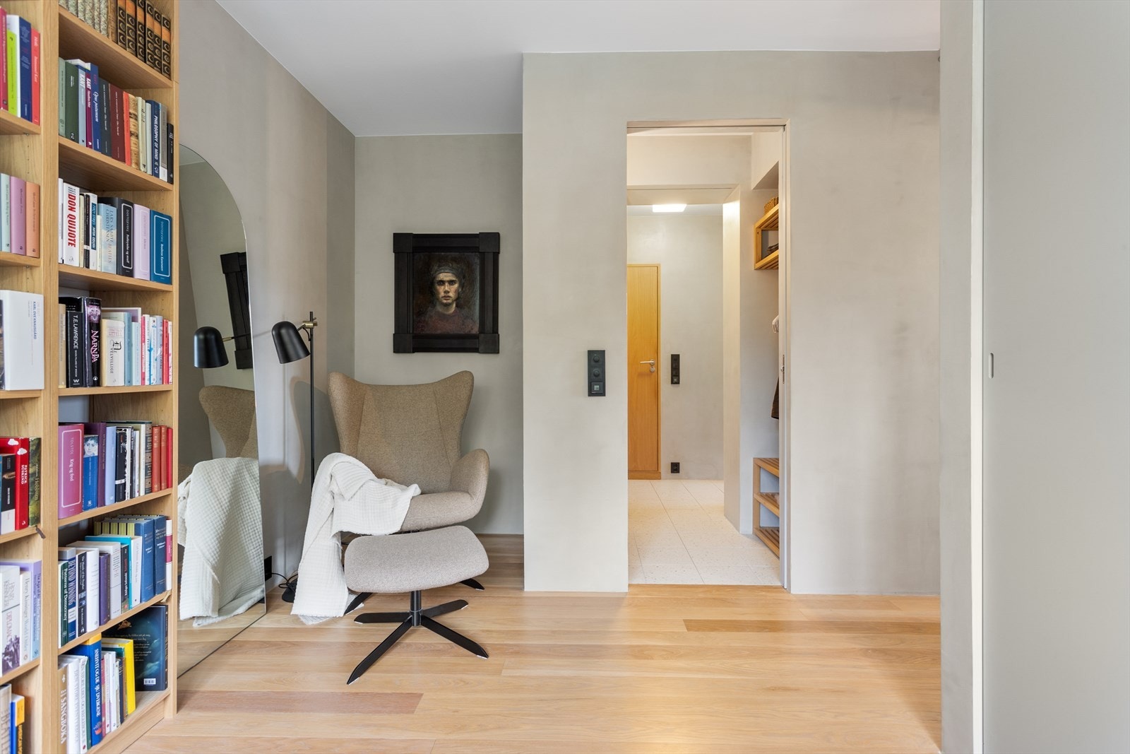 Rommet har også tilgang fra entréen. Galleribilde