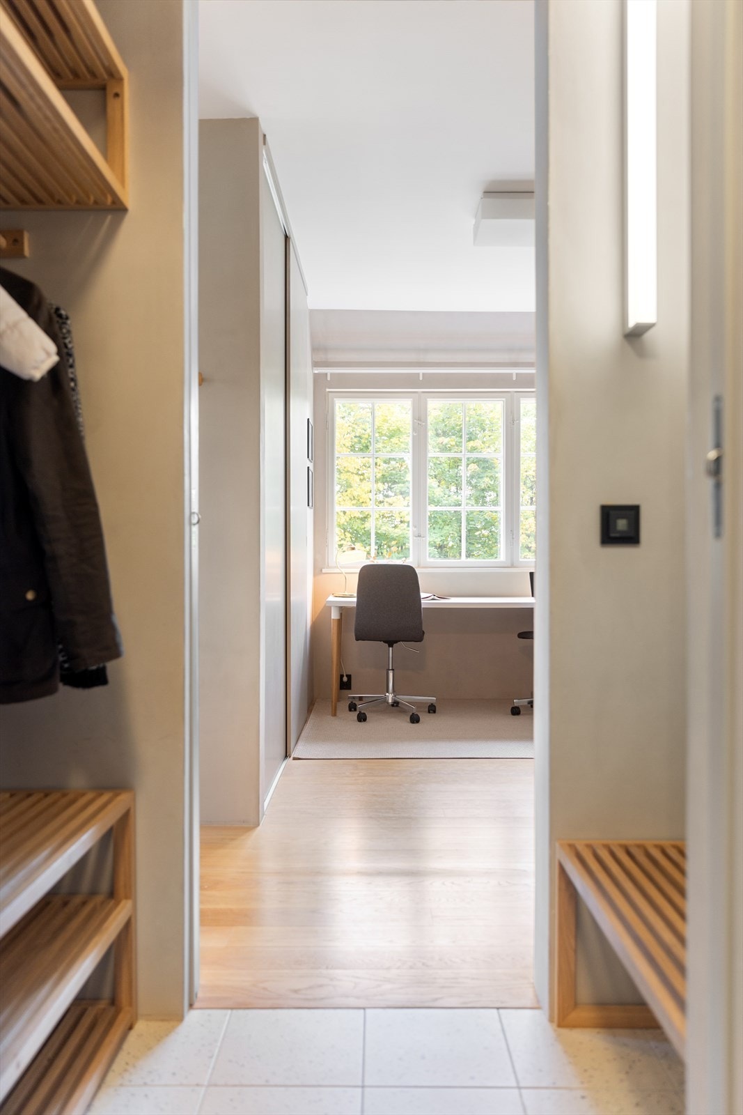 Detaljer | Fra entréen til soverom/kontor. Galleribilde