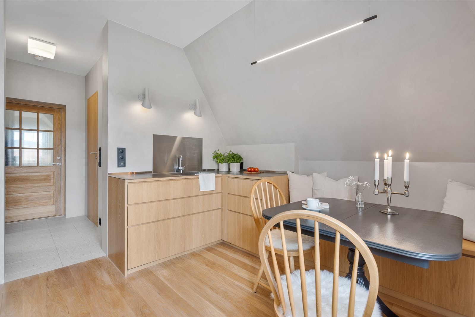 Her finner man blant annet en praktisk og meget godt utnyttet planløsning som beveger seg over to plan. Galleribilde